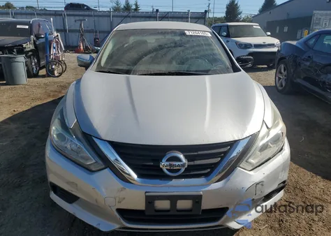 2016 Nissan Altima 2.5 z USA, uszkodzony, nr VIN 1N4AL3AP7GN322601